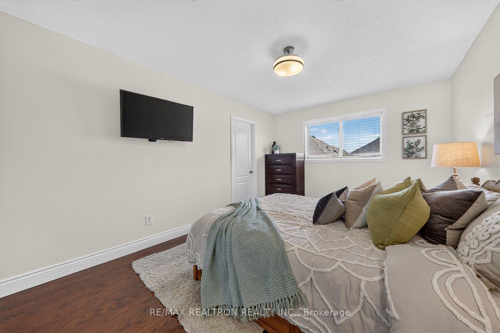 Photo 27 of 86 Tideland Drive, Brampton, Fletcher's Meadow — HOMEH