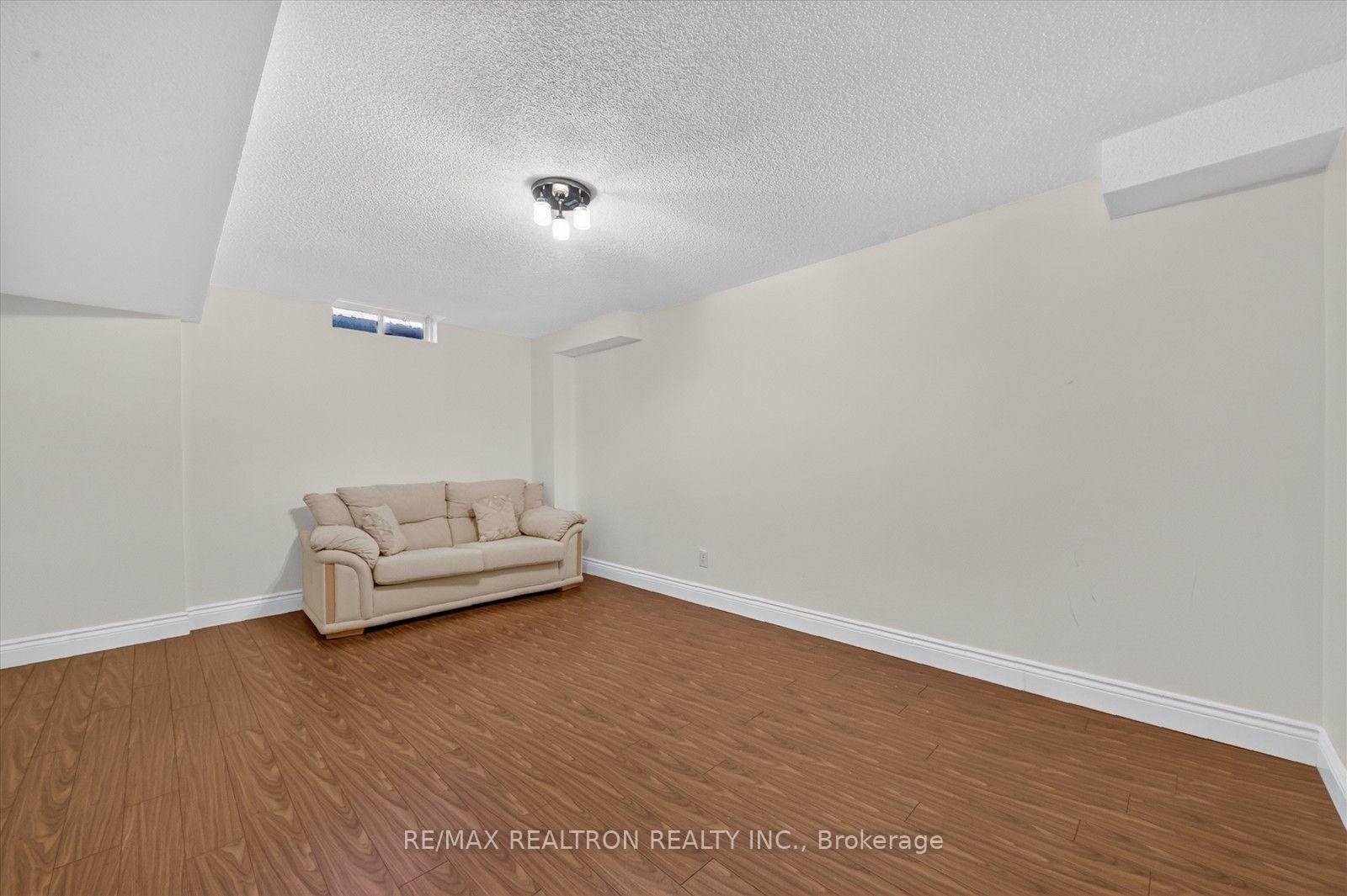 Photo 39 of 86 Tideland Drive, Brampton, Fletcher's Meadow — HOMEH