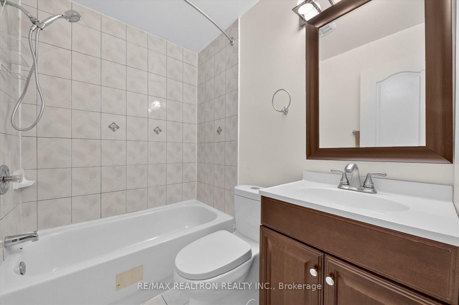 Photo 42 of 86 Tideland Drive, Brampton, Fletcher's Meadow — HOMEH
