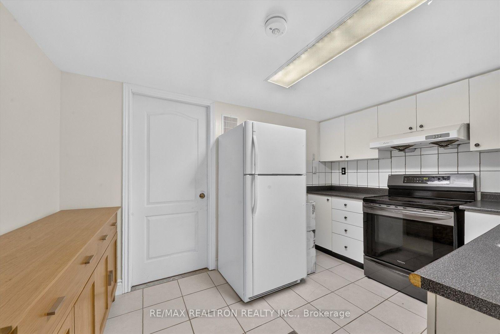 Photo 43 of 86 Tideland Drive, Brampton, Fletcher's Meadow — HOMEH