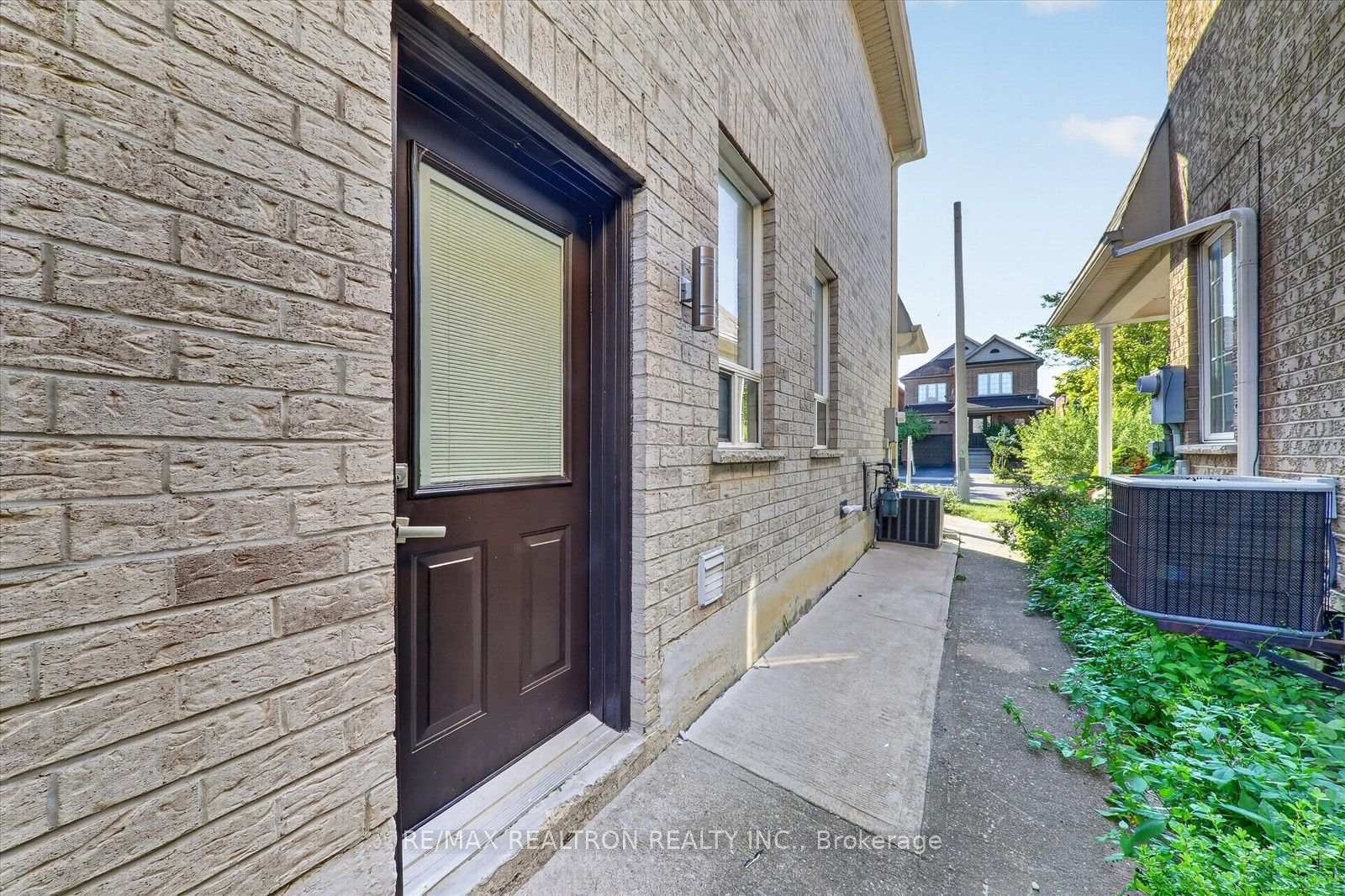 Photo 45 of 86 Tideland Drive, Brampton, Fletcher's Meadow — HOMEH
