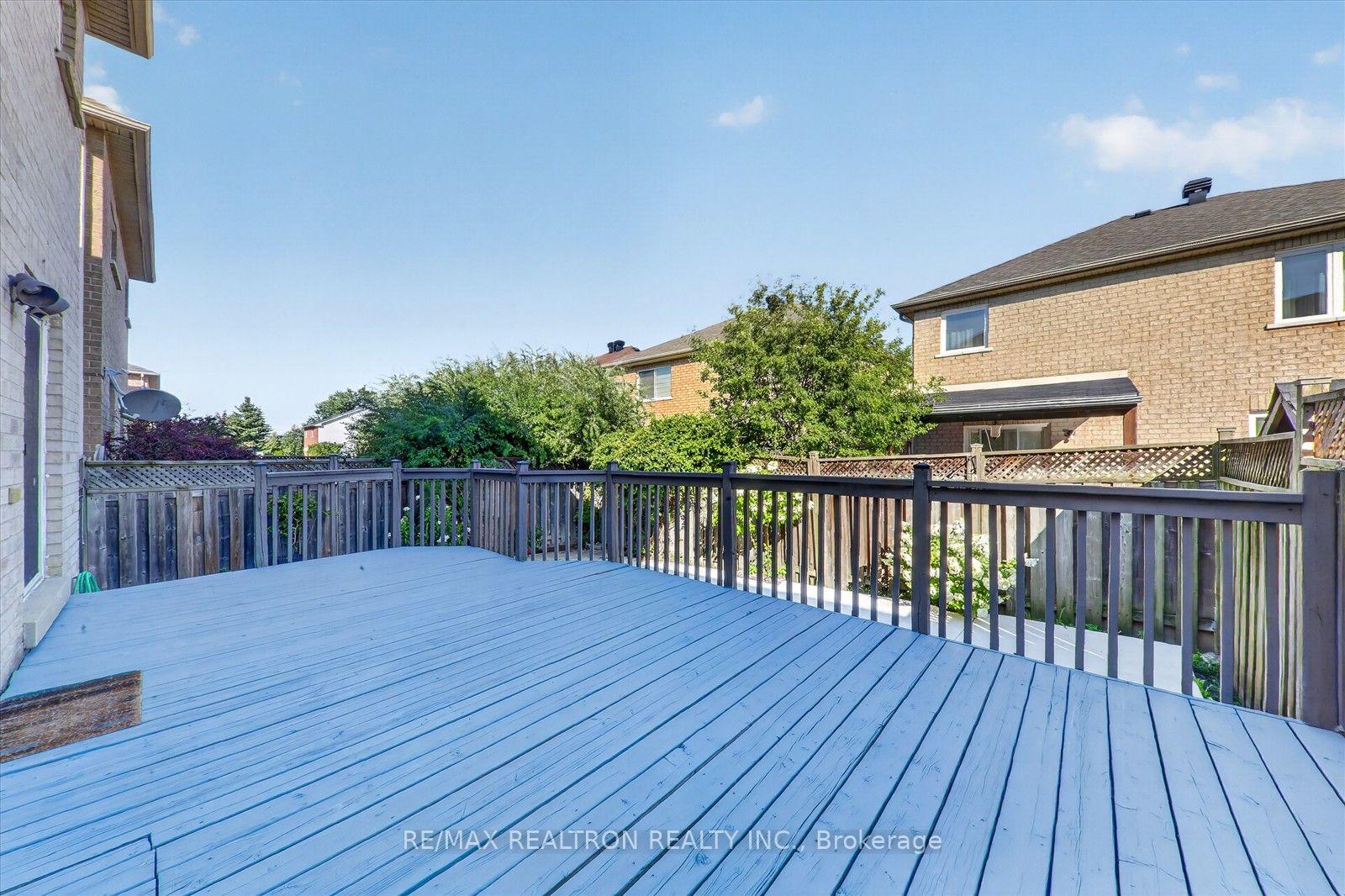 Photo 46 of 86 Tideland Drive, Brampton, Fletcher's Meadow — HOMEH
