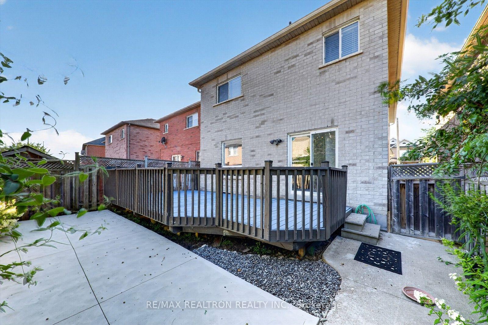 Photo 47 of 86 Tideland Drive, Brampton, Fletcher's Meadow — HOMEH