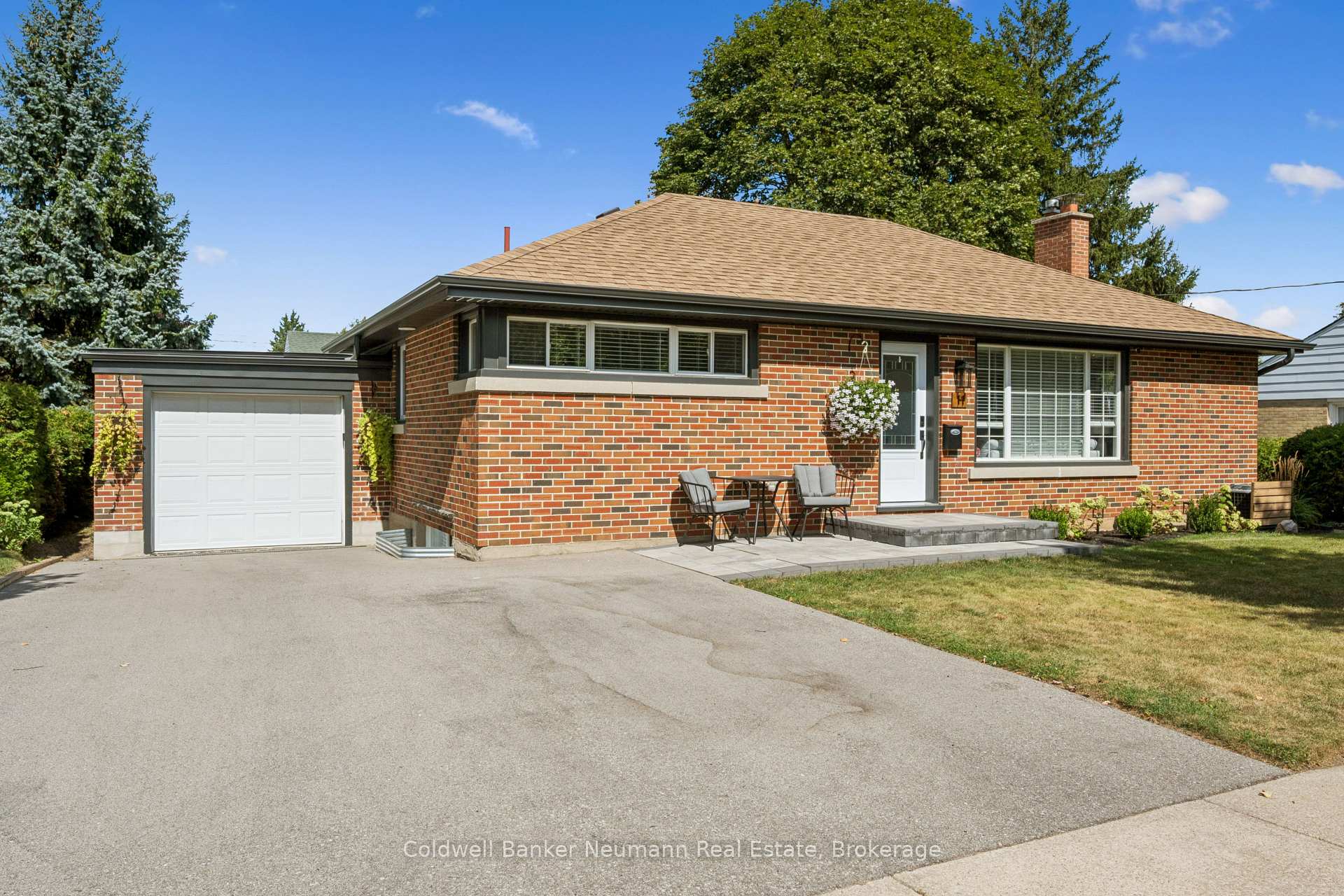 Photo 3 of 11 Western Avenue, Guelph, Junction/Onward Willow — HOMEH
