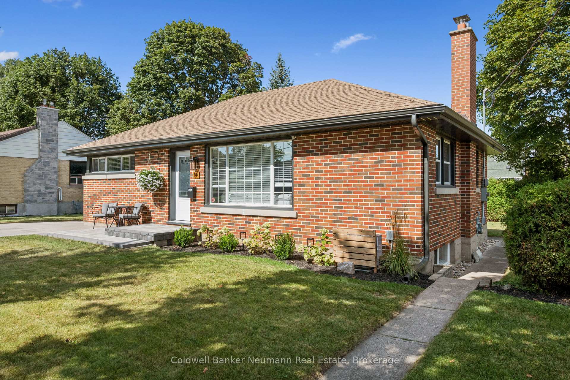 Photo 4 of 11 Western Avenue, Guelph, Junction/Onward Willow — HOMEH