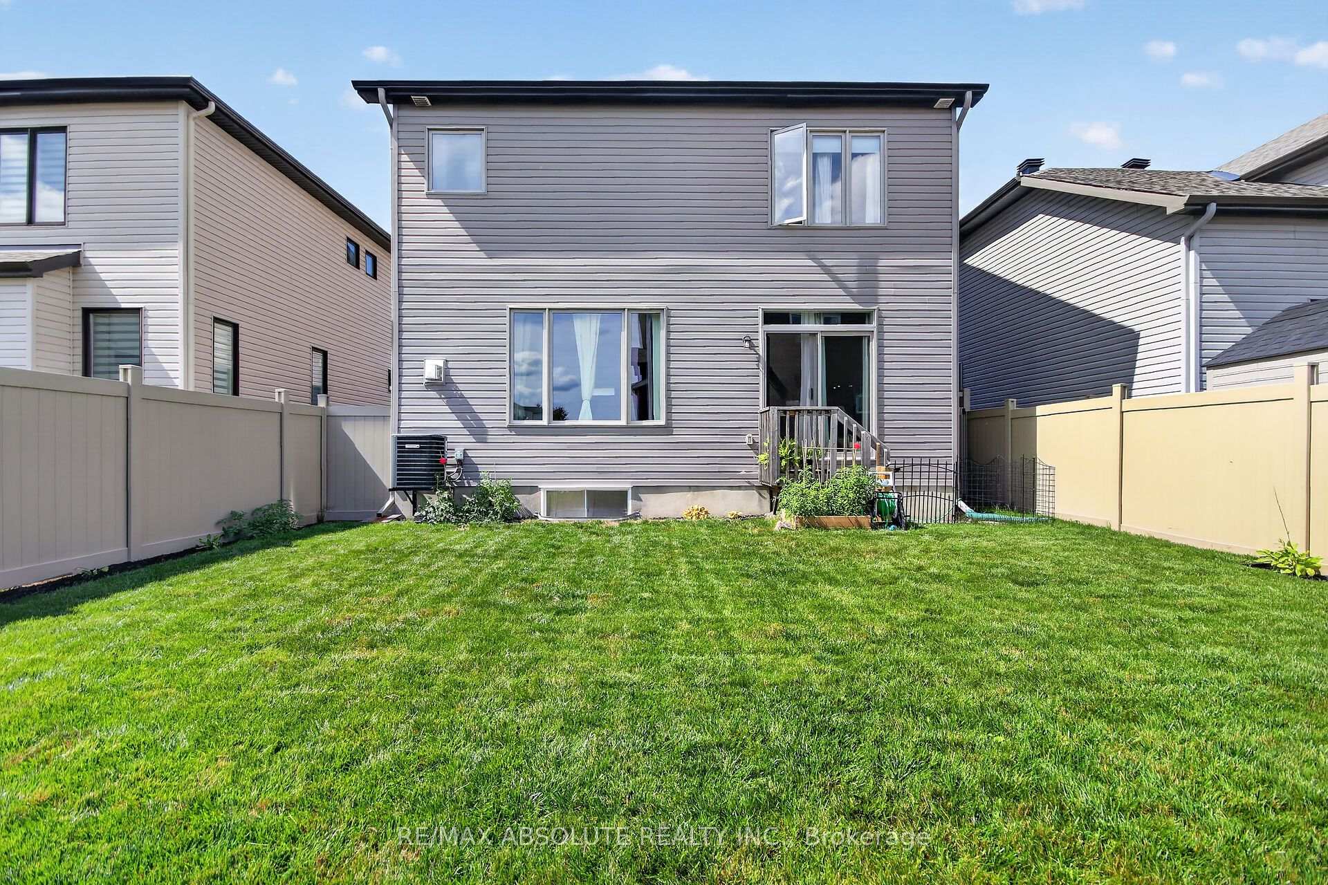 Photo 36 of 674 Parade Drive, Ottawa, Stittsville (South) — HOMEH