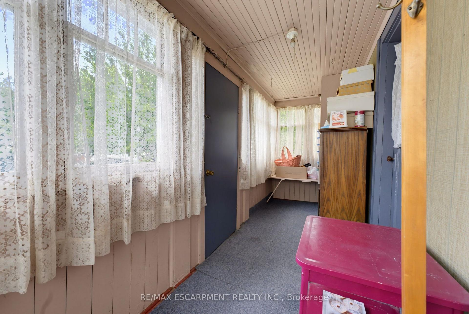 Photo 6 of 22 Mildred Avenue, St. Catharines, Port Weller — HOMEH