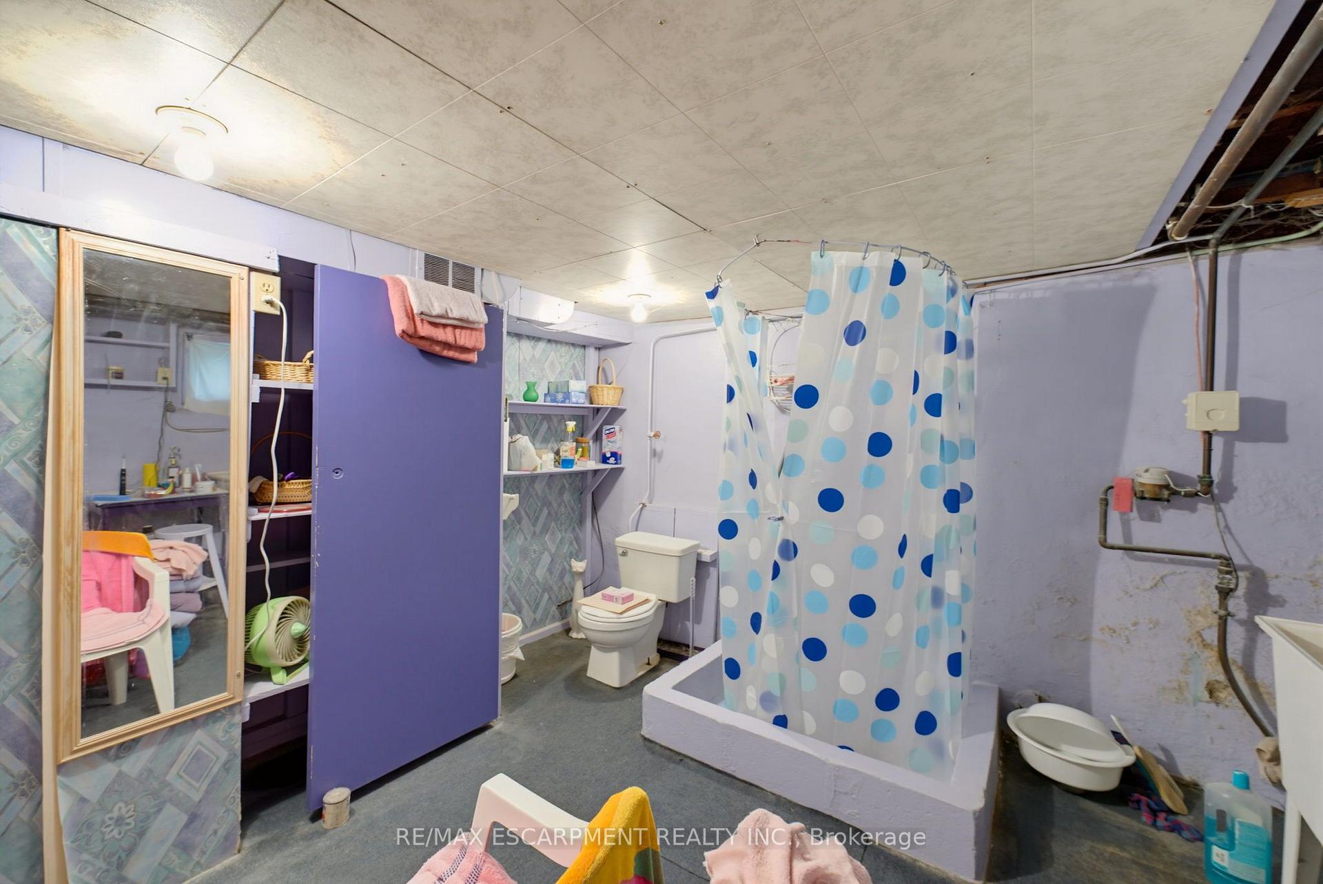 Photo 23 of 22 Mildred Avenue, St. Catharines, Port Weller — HOMEH