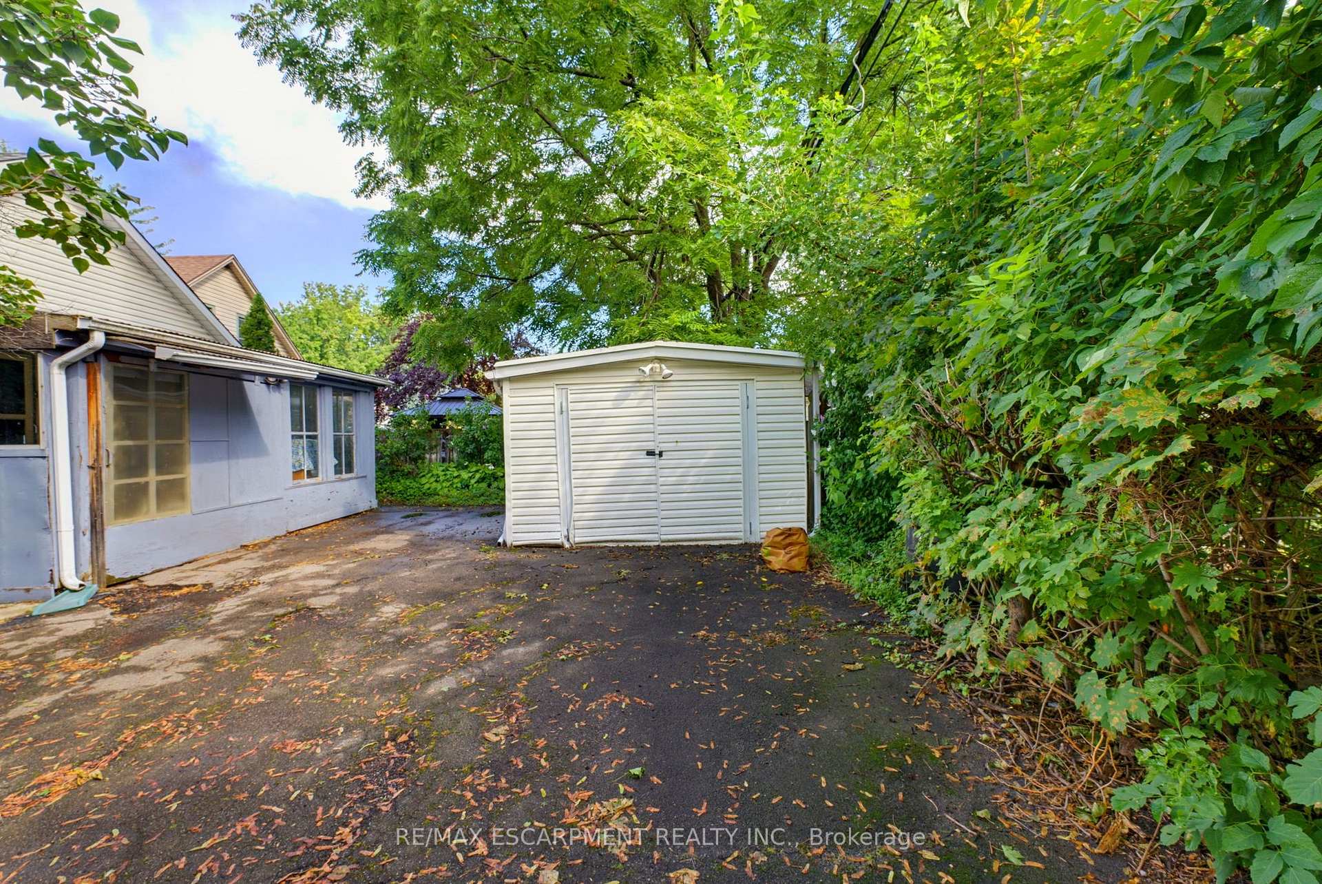 Photo 28 of 22 Mildred Avenue, St. Catharines, Port Weller — HOMEH
