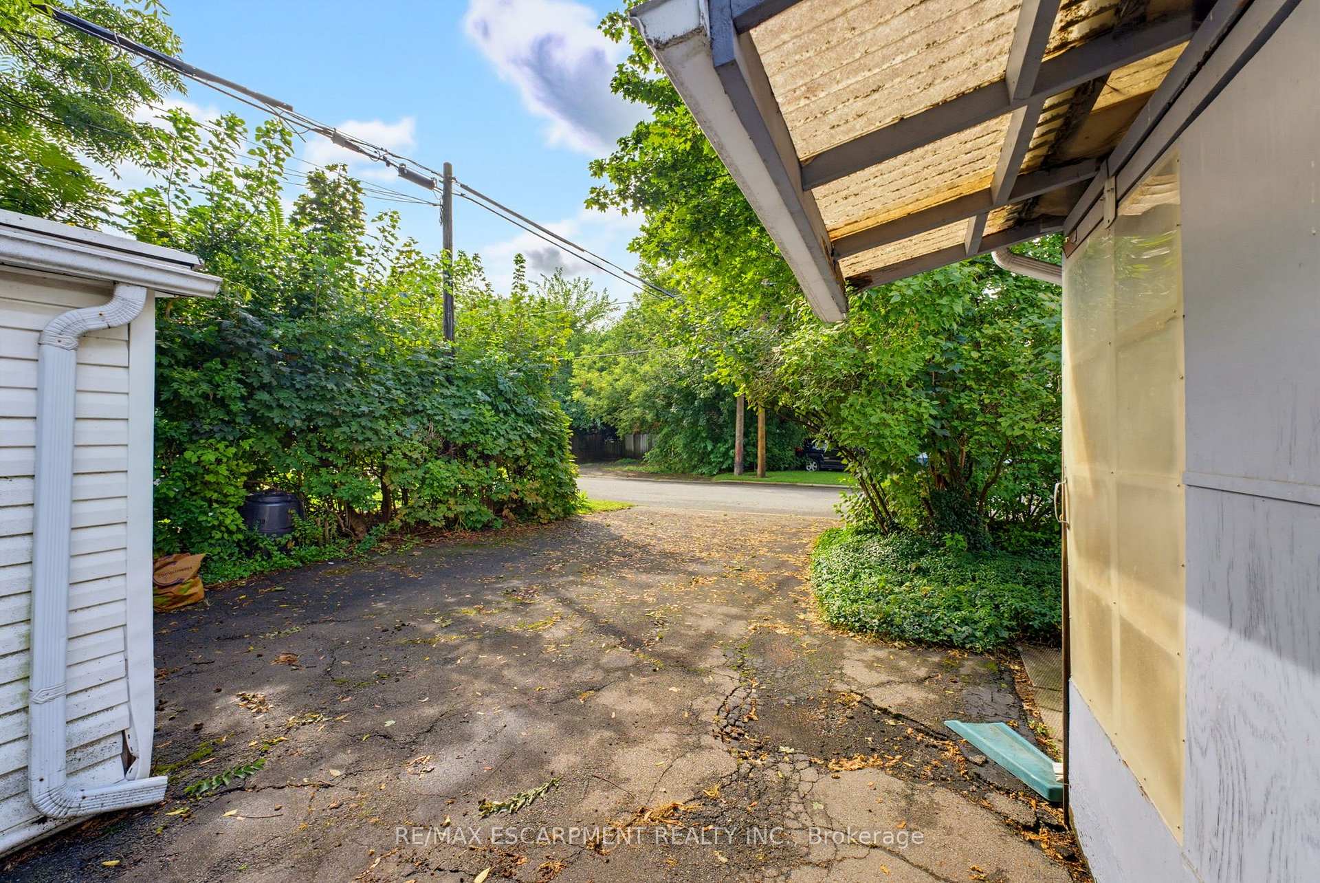 Photo 29 of 22 Mildred Avenue, St. Catharines, Port Weller — HOMEH