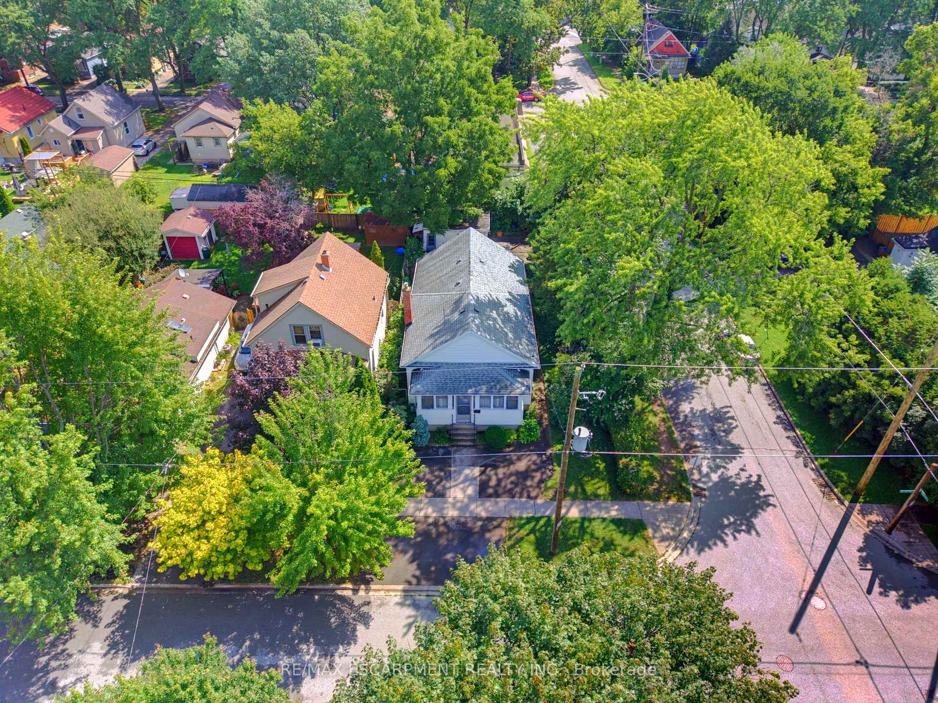 Photo 30 of 22 Mildred Avenue, St. Catharines, Port Weller — HOMEH
