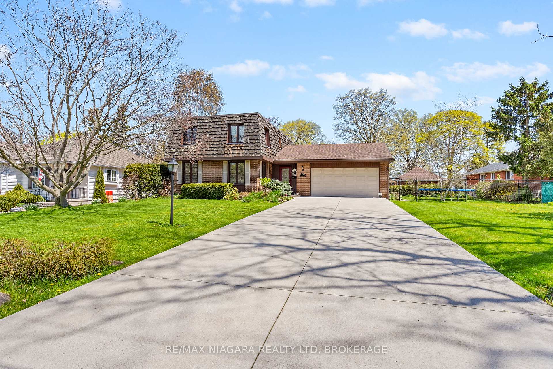 Photo 4 of 17 Walnut Street, Port Colborne, Sugarloaf — HOMEH