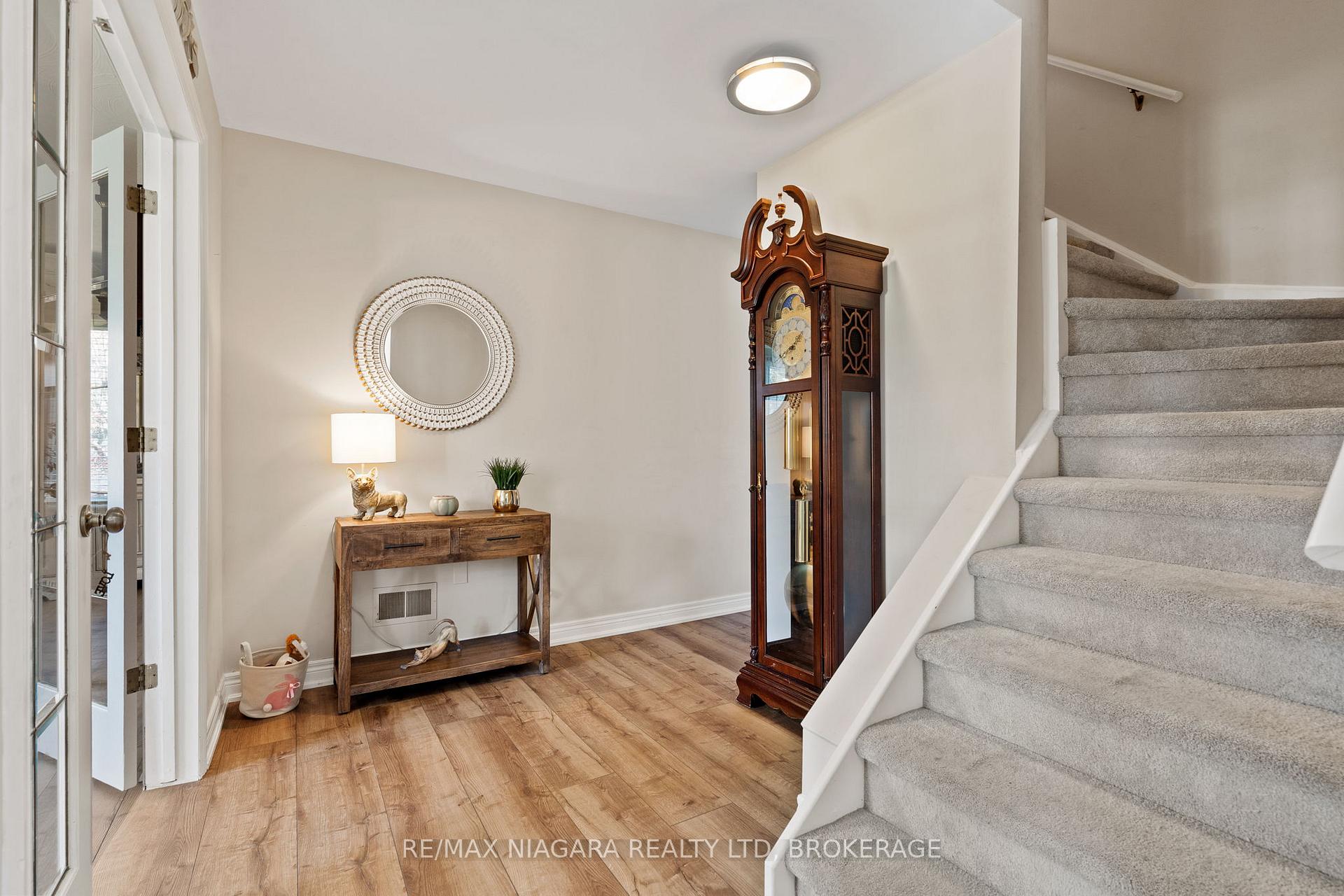 Photo 7 of 17 Walnut Street, Port Colborne, Sugarloaf — HOMEH