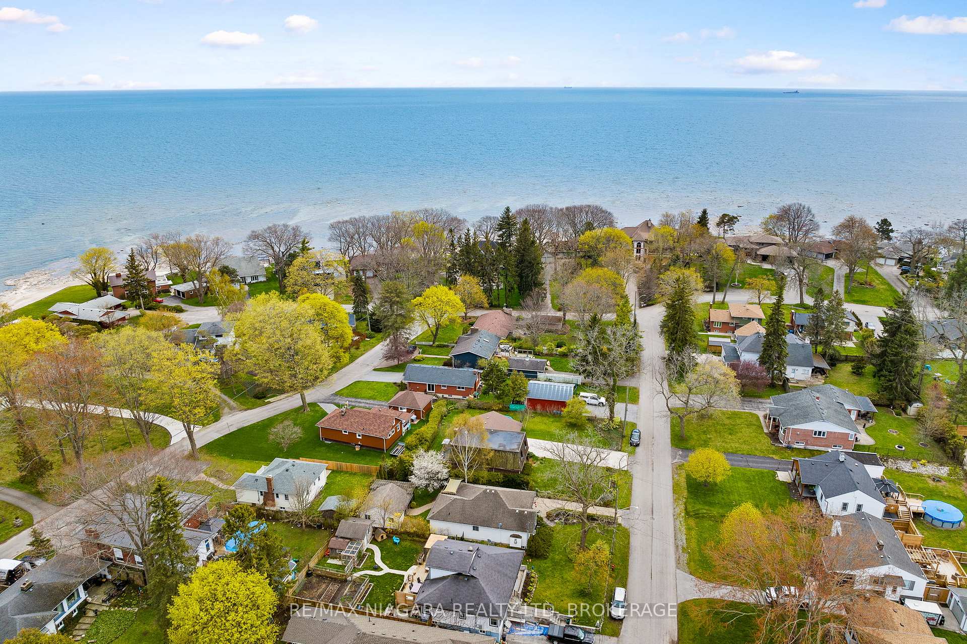 Photo 36 of 17 Walnut Street, Port Colborne, Sugarloaf — HOMEH