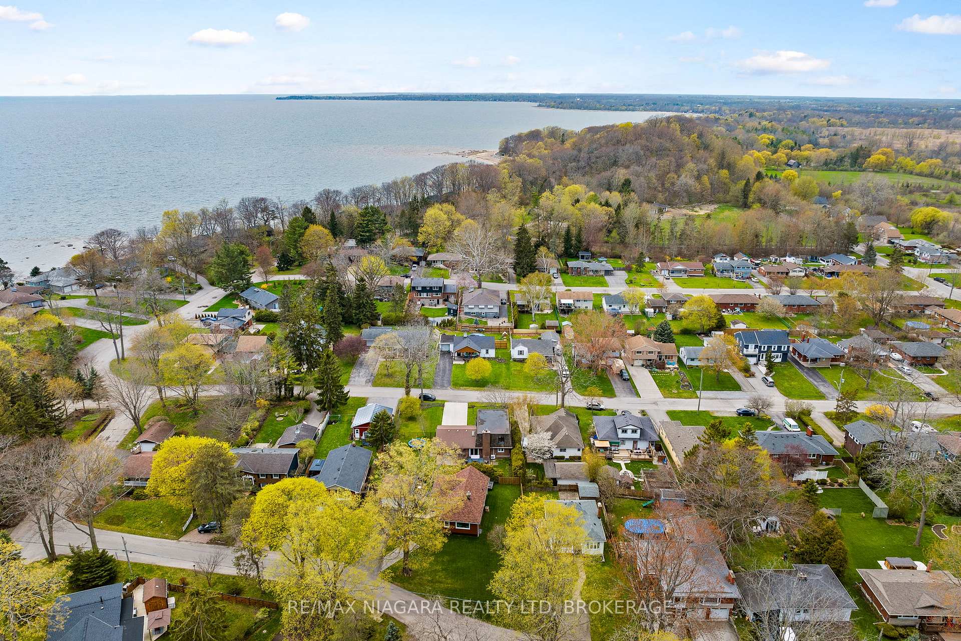 Photo 38 of 17 Walnut Street, Port Colborne, Sugarloaf — HOMEH