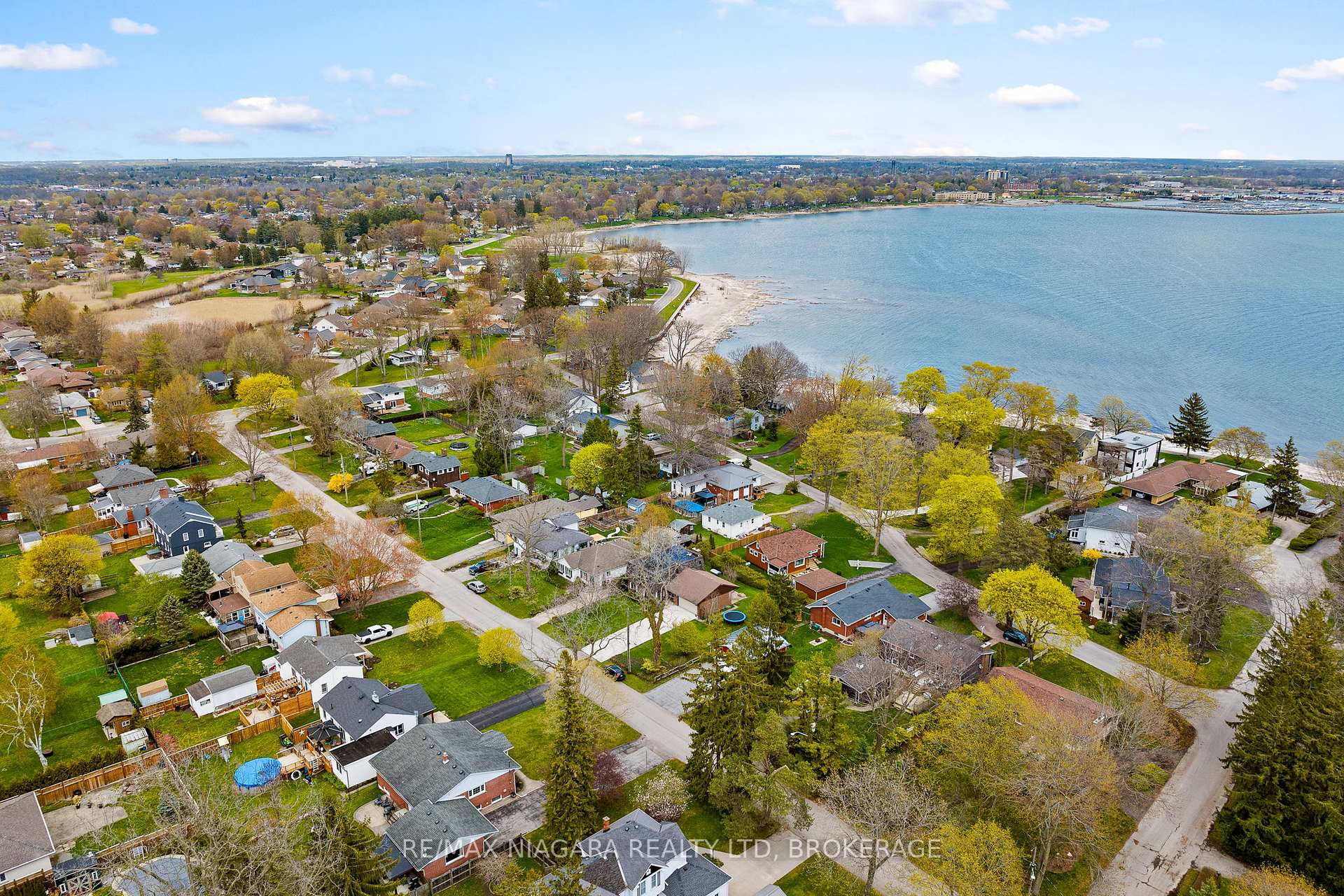 Photo 40 of 17 Walnut Street, Port Colborne, Sugarloaf — HOMEH