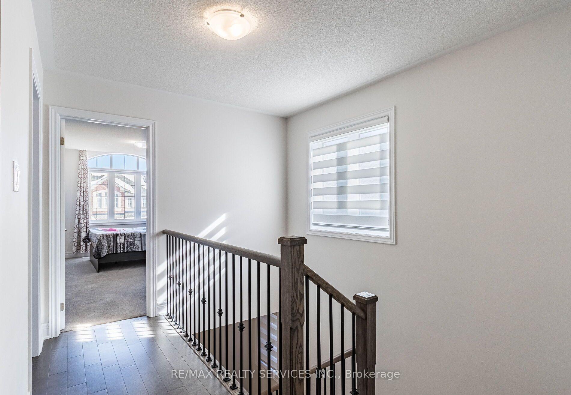 Photo 7 of 17 Overstone Road E, Halton Hills, Georgetown — HOMEH