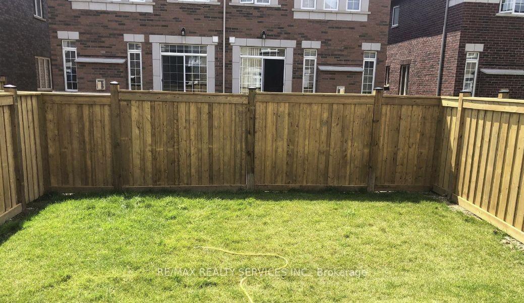 Photo 15 of 17 Overstone Road E, Halton Hills, Georgetown — HOMEH
