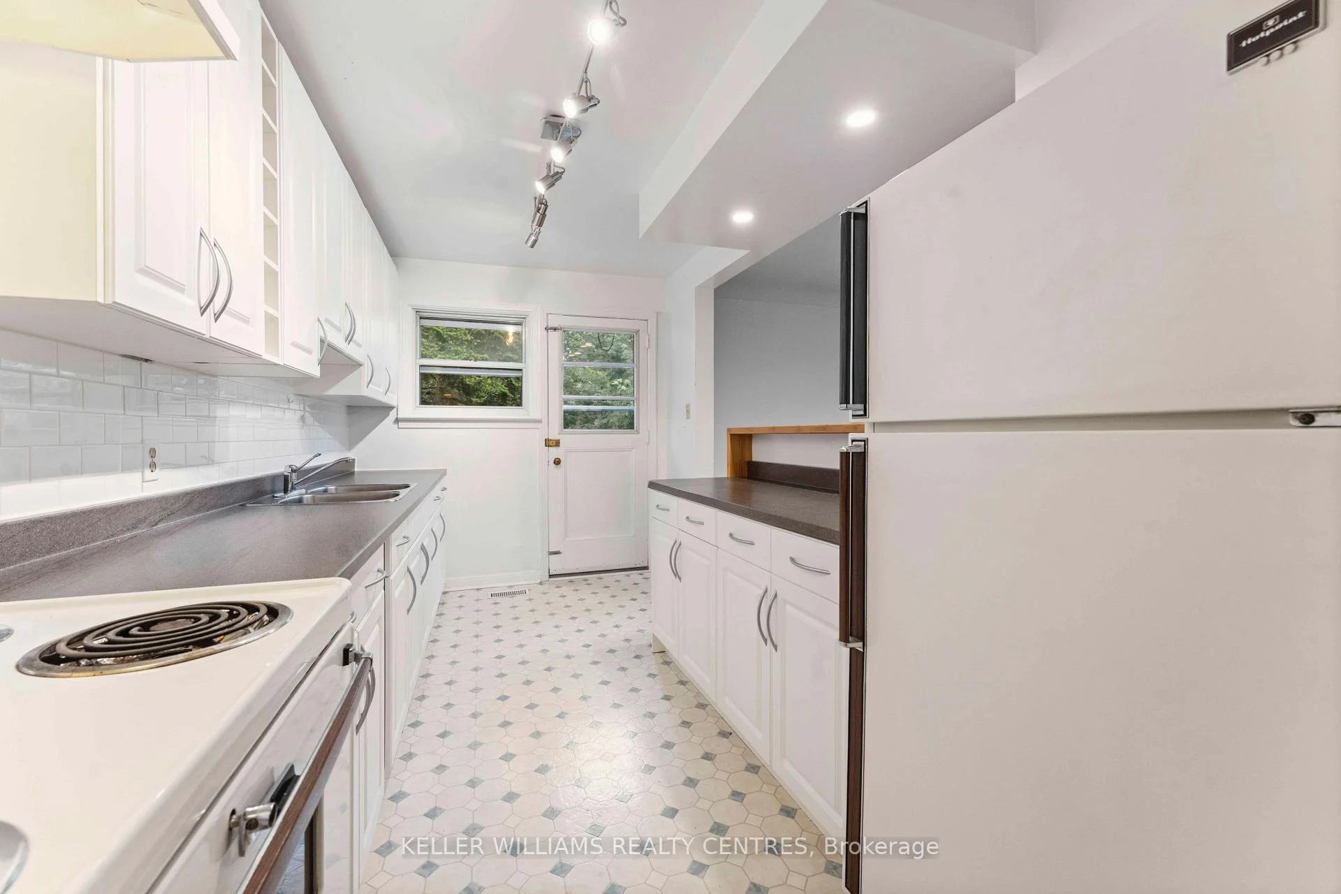 Photo 24 of Unit 1, 964 Bakervale Drive, Ottawa, Carlington — HOMEH