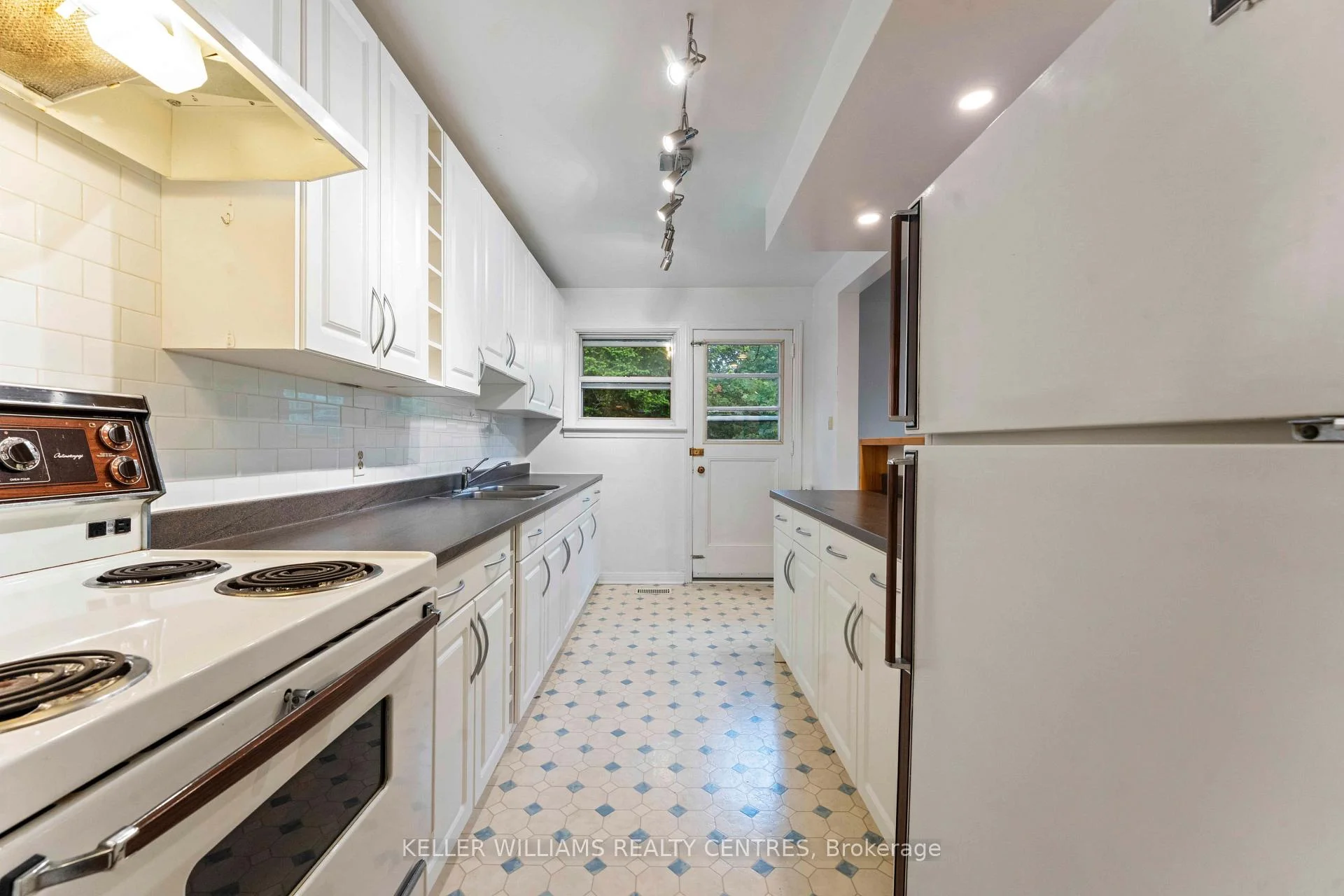Photo 32 of Unit 1, 964 Bakervale Drive, Ottawa, Carlington — HOMEH