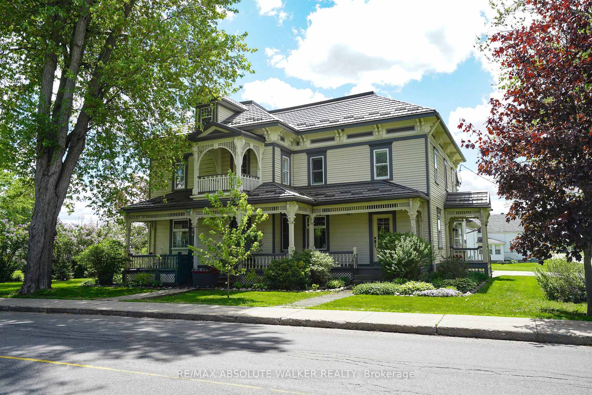 Photo of 3302 Main Street