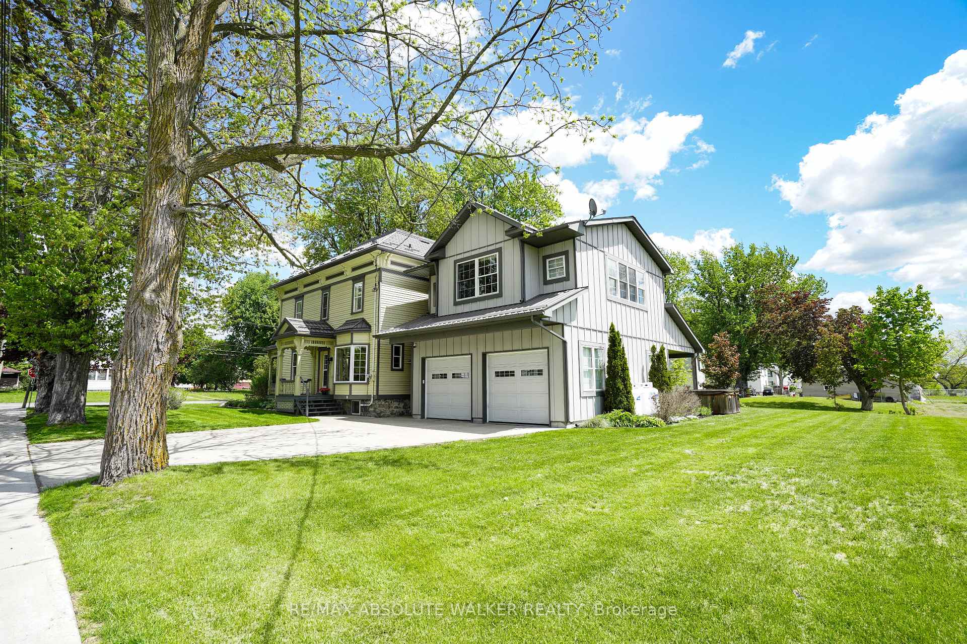 Photo 2 of 3302 Main Street, North Stormont, North Stormont (Roxborough) Twp — HOMEH
