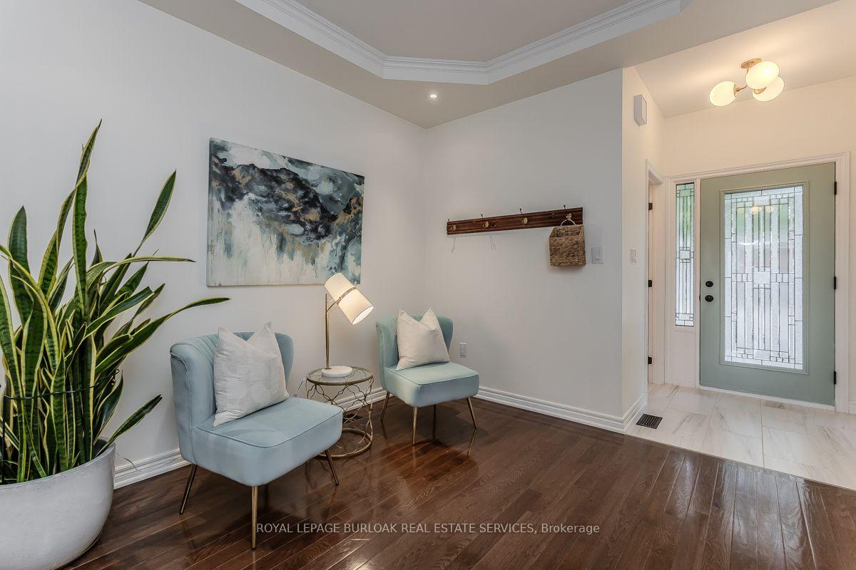 Photo 4 of 5316 Applegarth Drive, Burlington, Orchard — HOMEH