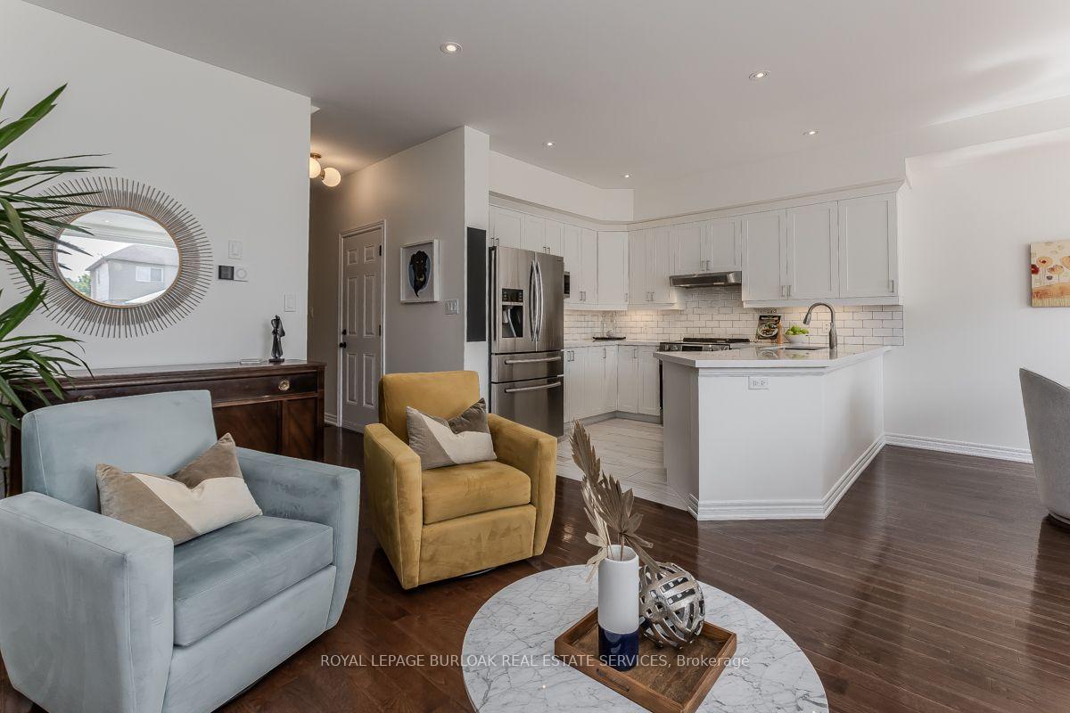 Photo 6 of 5316 Applegarth Drive, Burlington, Orchard — HOMEH