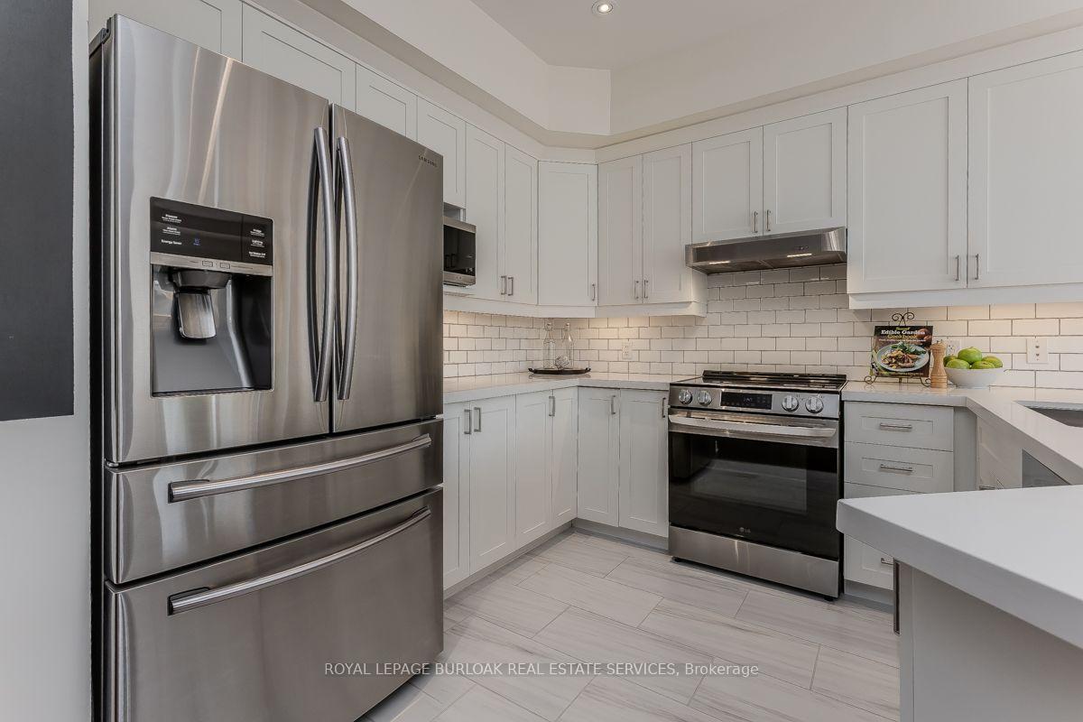 Photo 11 of 5316 Applegarth Drive, Burlington, Orchard — HOMEH