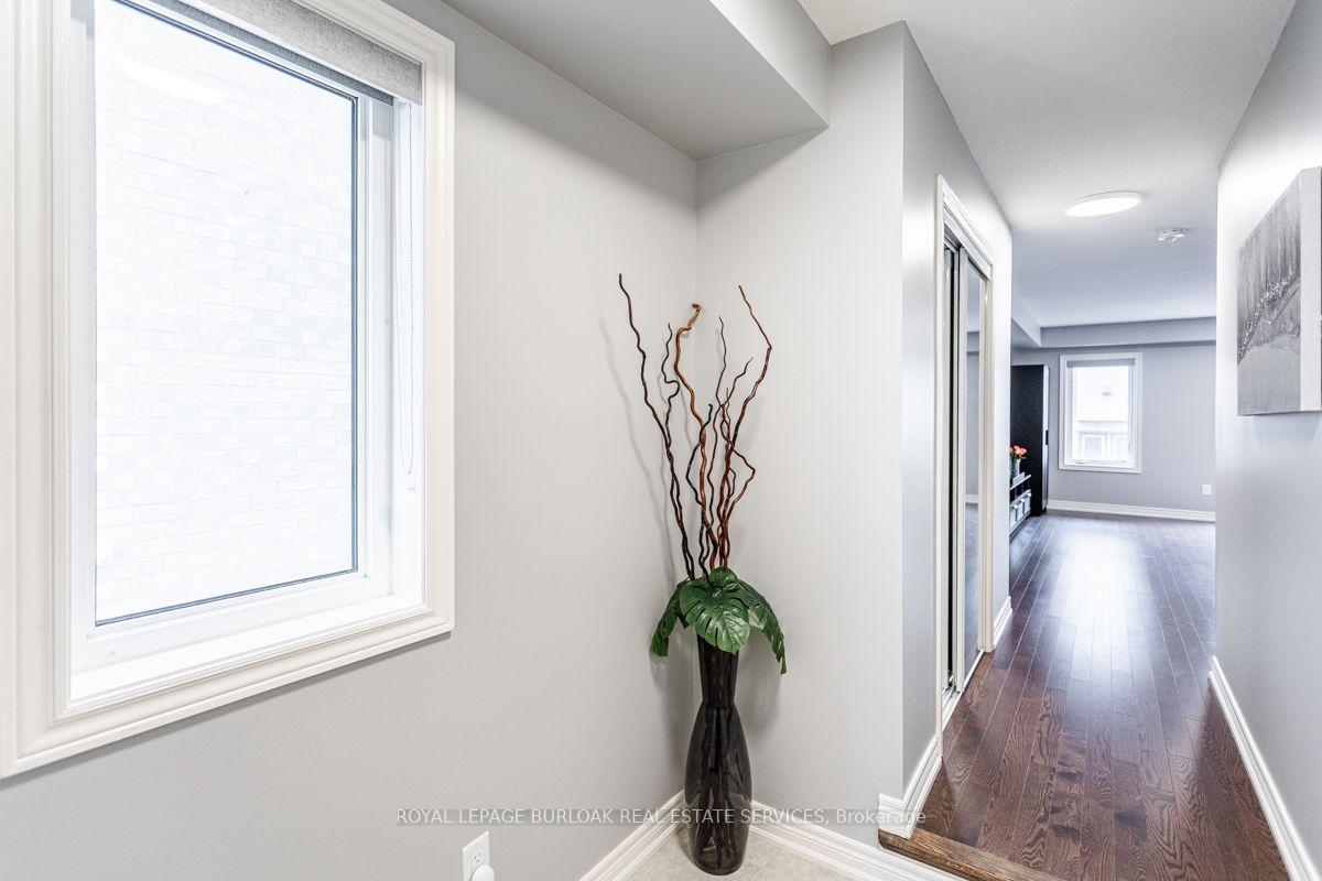 Photo 3 of 3956 Tufgar Crescent, Burlington, Alton — HOMEH