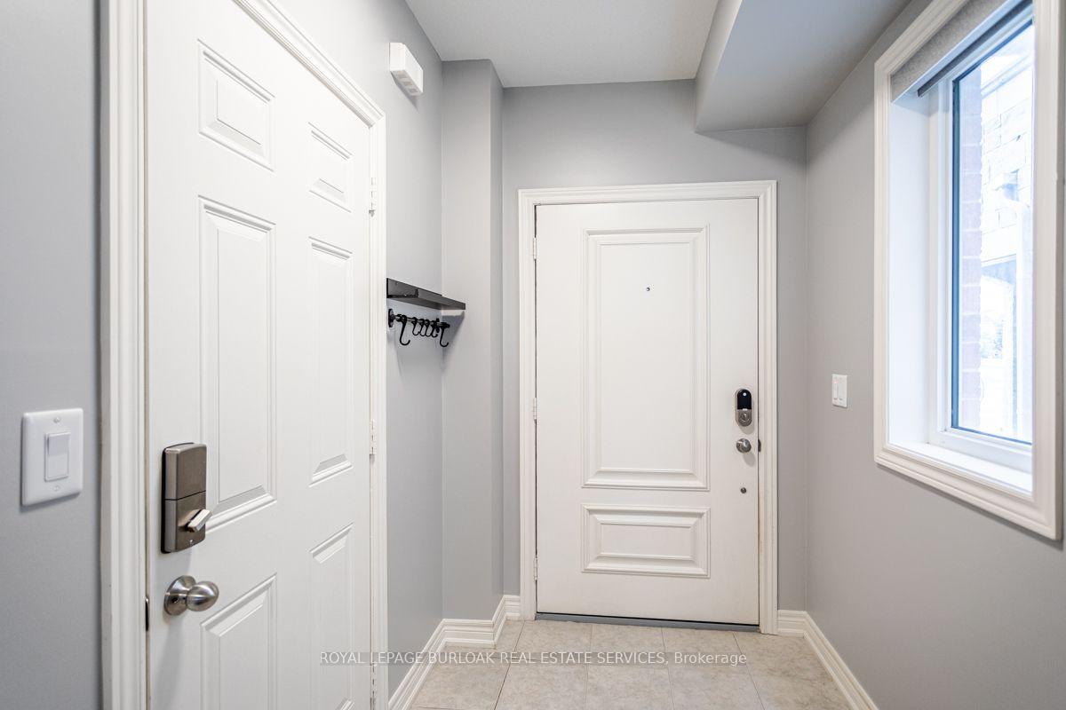Photo 4 of 3956 Tufgar Crescent, Burlington, Alton — HOMEH