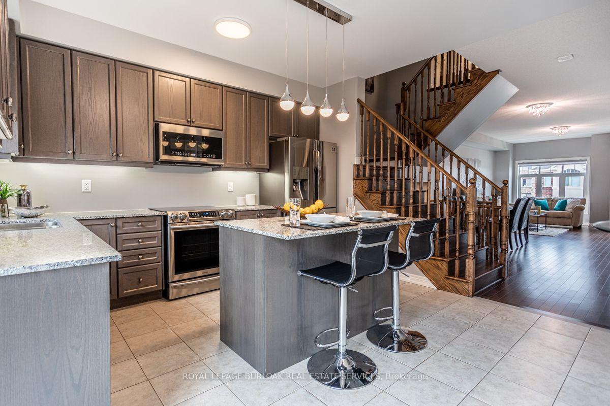 Photo 11 of 3956 Tufgar Crescent, Burlington, Alton — HOMEH