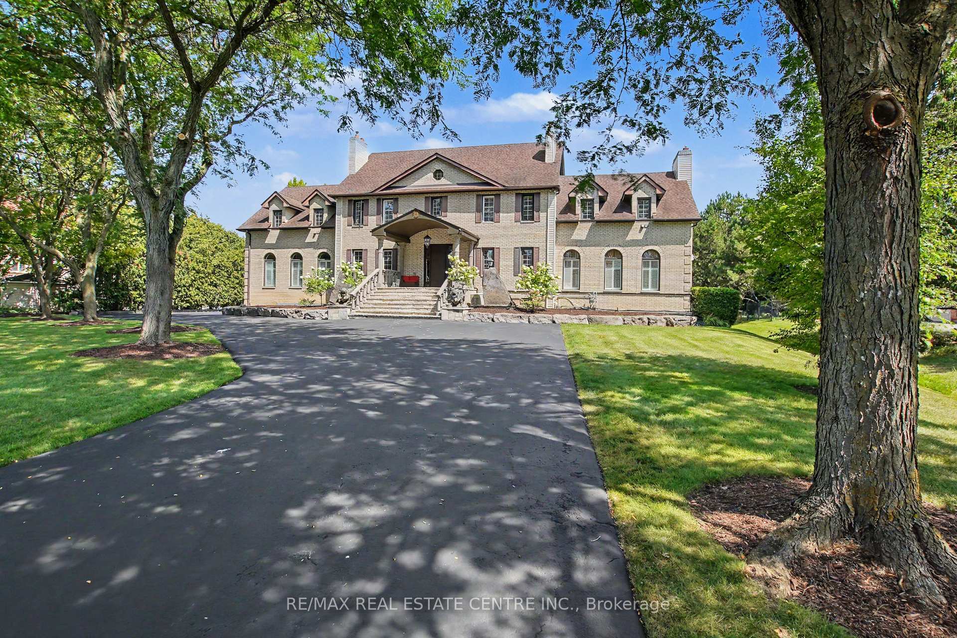 Photo 5 of 71 Mae Court, Milton, Campbellville — HOMEH