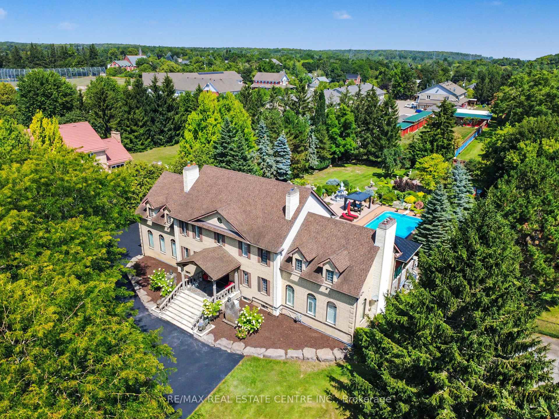Photo 6 of 71 Mae Court, Milton, Campbellville — HOMEH