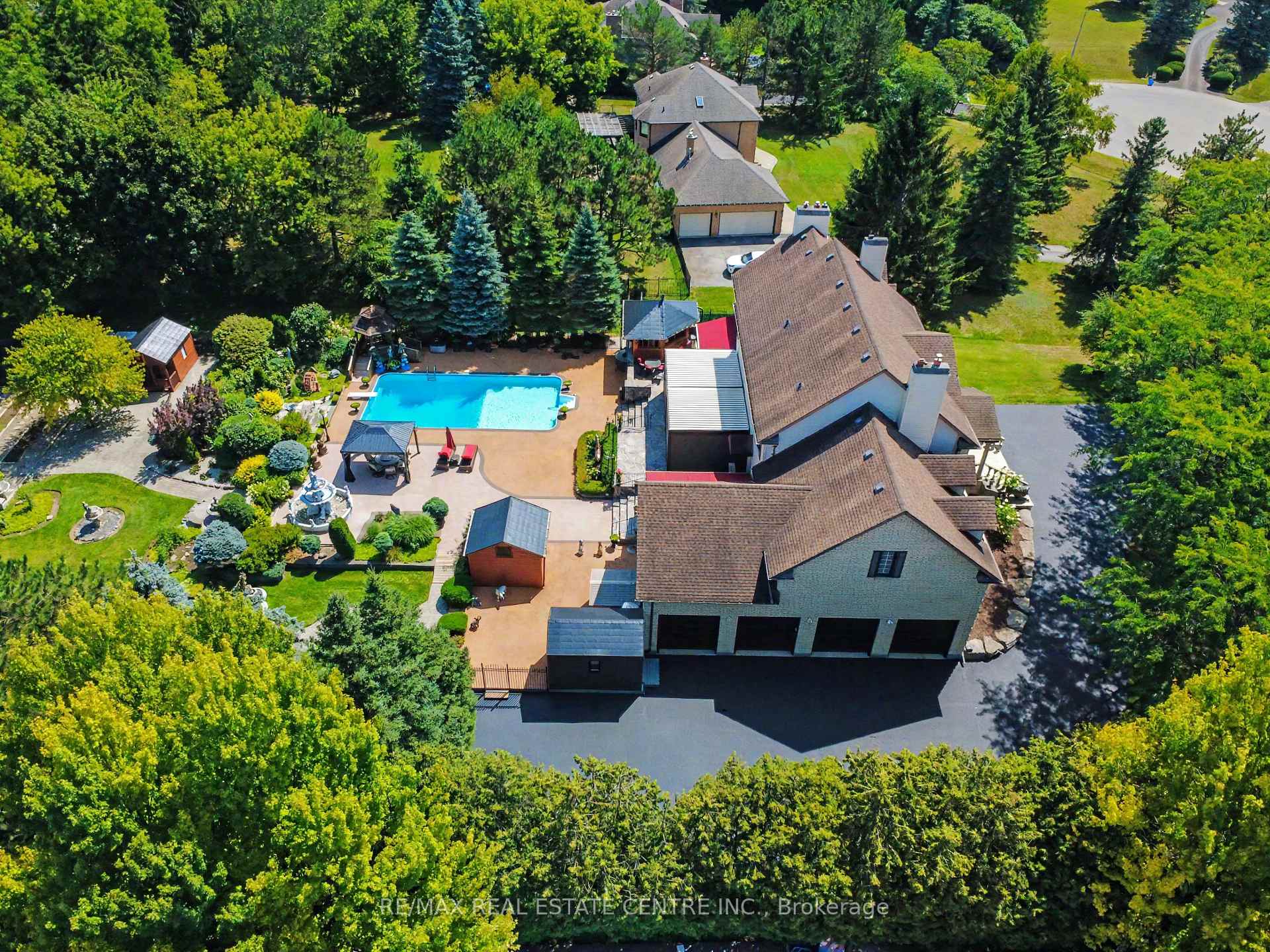 Photo 8 of 71 Mae Court, Milton, Campbellville — HOMEH