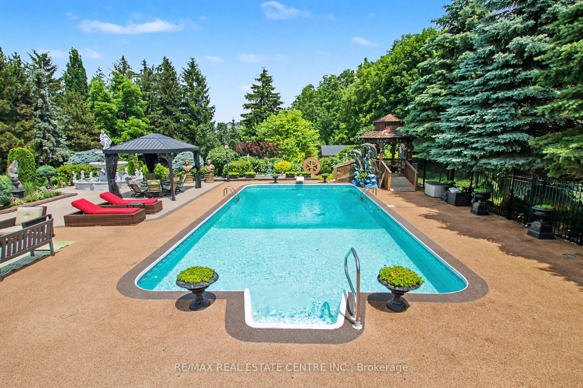 Photo 38 of 71 Mae Court, Milton, Campbellville — HOMEH
