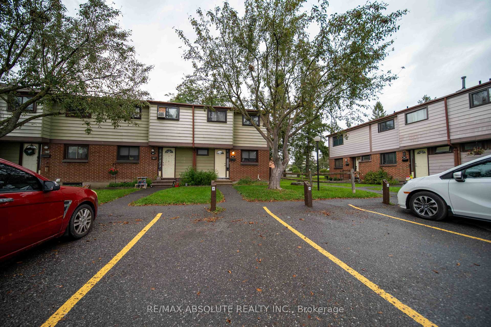 Photo 4 of 16 A Knollsbrook Drive, Ottawa, Barrhaven - Knollsbrook — HOMEH