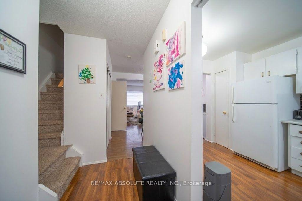 Photo 5 of 16 A Knollsbrook Drive, Ottawa, Barrhaven - Knollsbrook — HOMEH