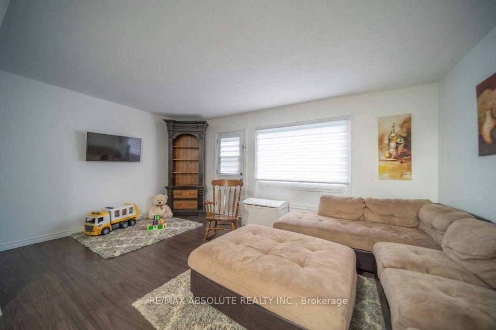 Photo 11 of 16 A Knollsbrook Drive, Ottawa, Barrhaven - Knollsbrook — HOMEH