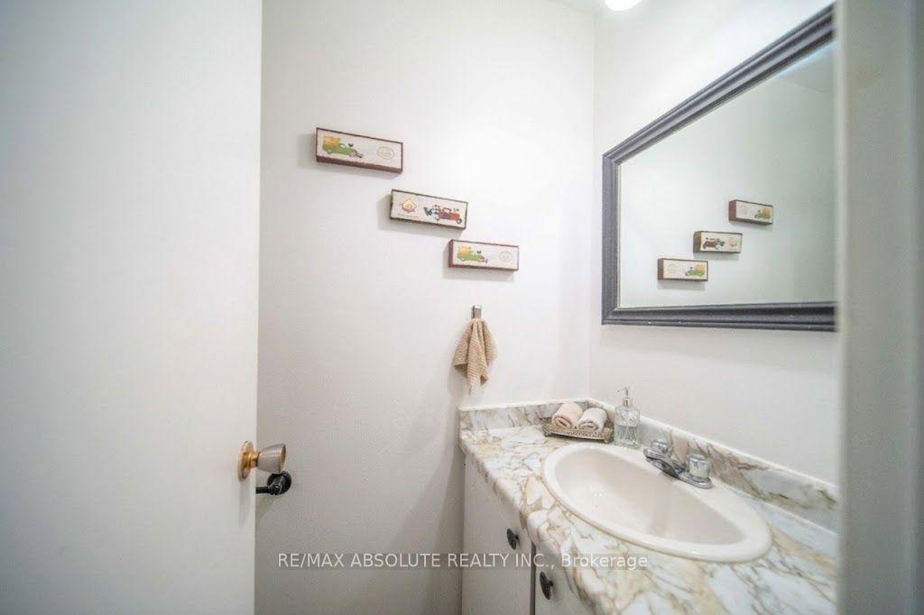 Photo 13 of 16 A Knollsbrook Drive, Ottawa, Barrhaven - Knollsbrook — HOMEH