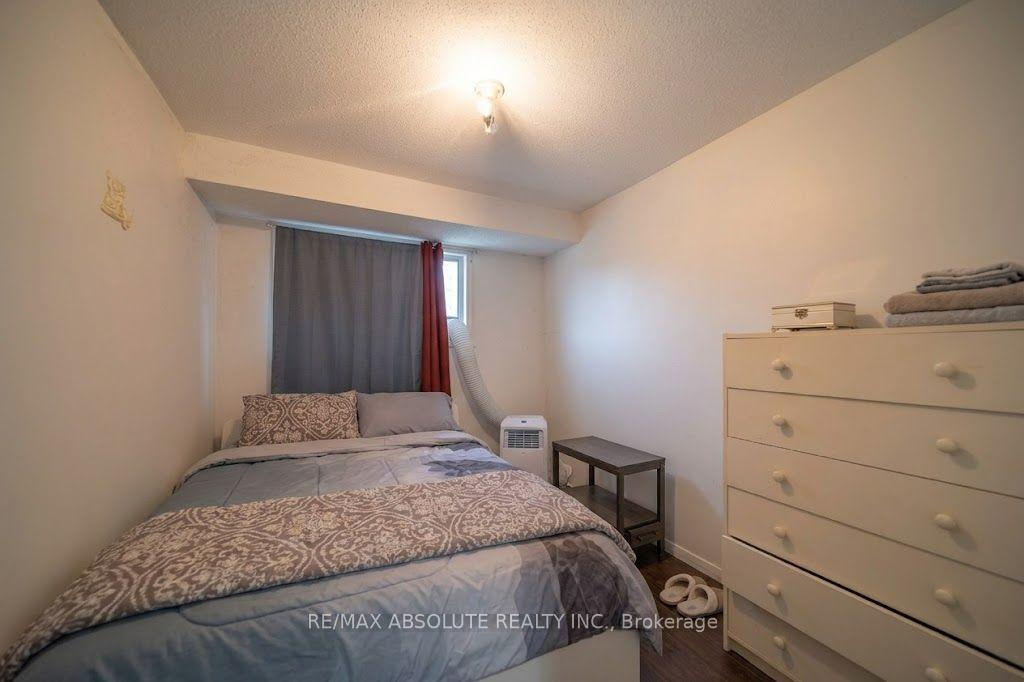 Photo 14 of 16 A Knollsbrook Drive, Ottawa, Barrhaven - Knollsbrook — HOMEH