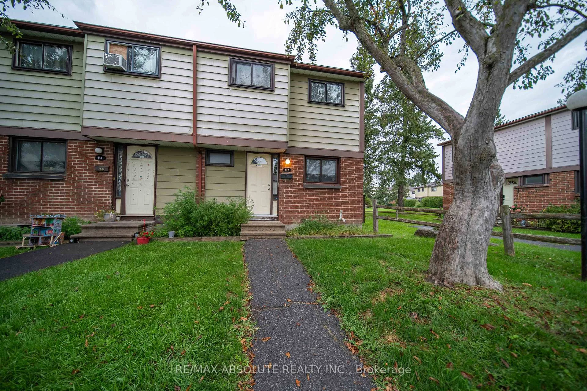 Photo 2 of 16 A Knollsbrook Drive, Ottawa, Barrhaven - Knollsbrook — HOMEH
