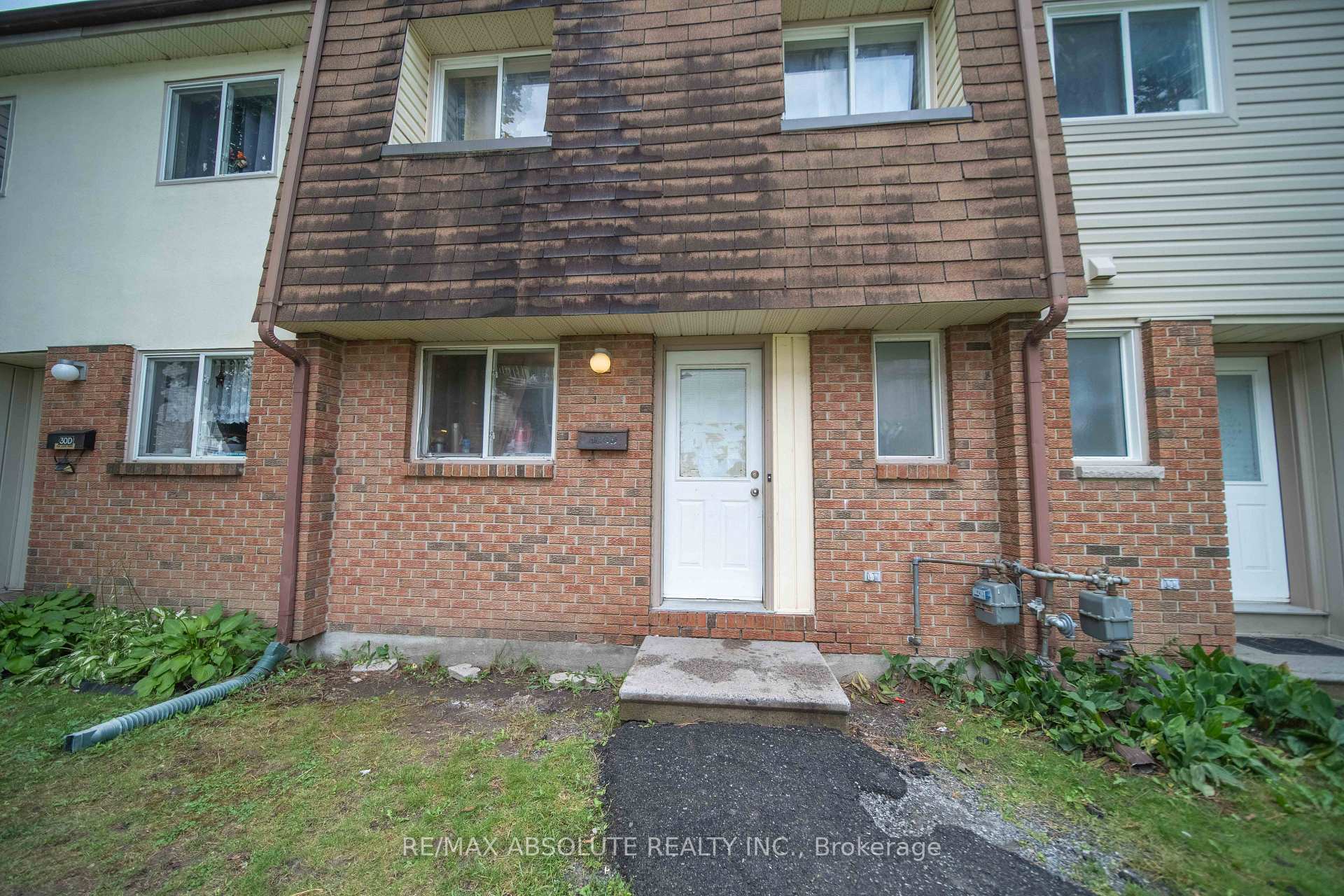 Photo of 30 E Sonnet Crescent