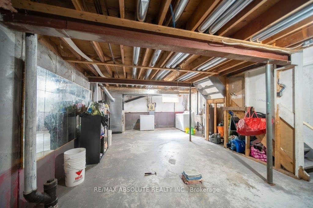 Photo 17 of 30 E Sonnet Crescent, Ottawa, Westcliffe Estates — HOMEH
