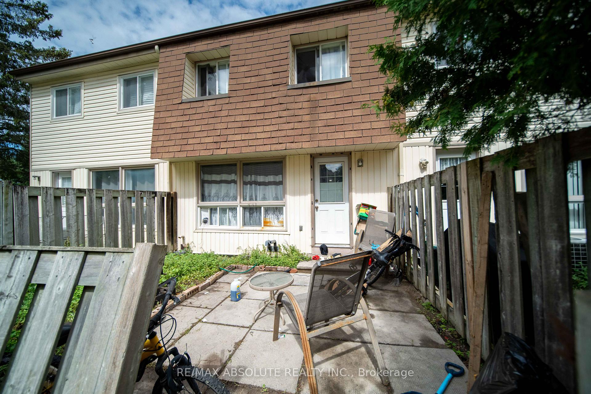 Photo 18 of 30 E Sonnet Crescent, Ottawa, Westcliffe Estates — HOMEH