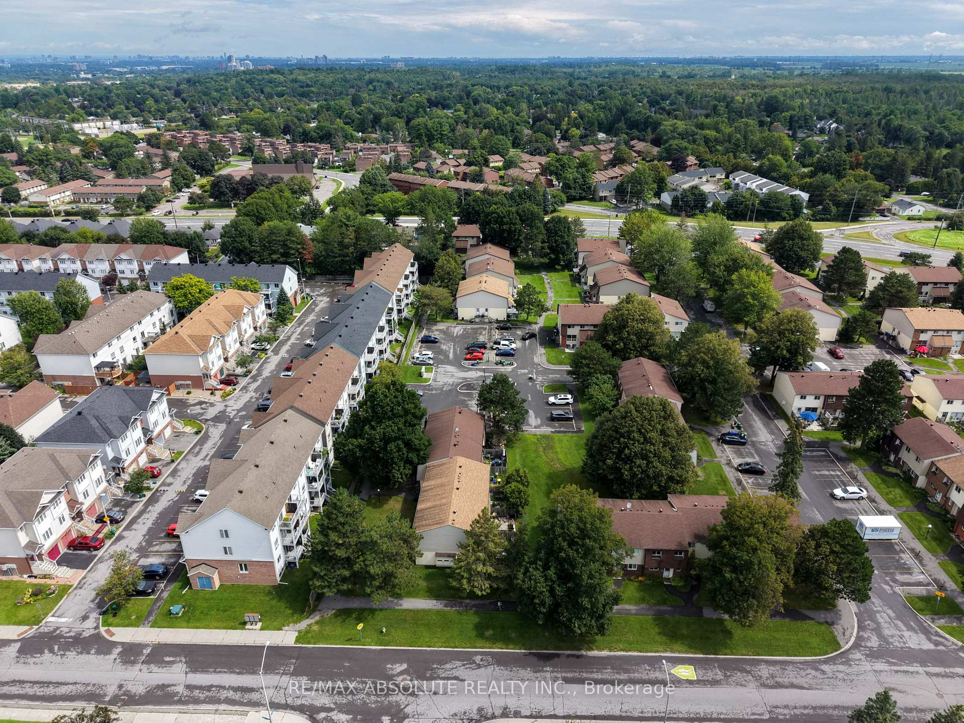 Photo 22 of 30 E Sonnet Crescent, Ottawa, Westcliffe Estates — HOMEH