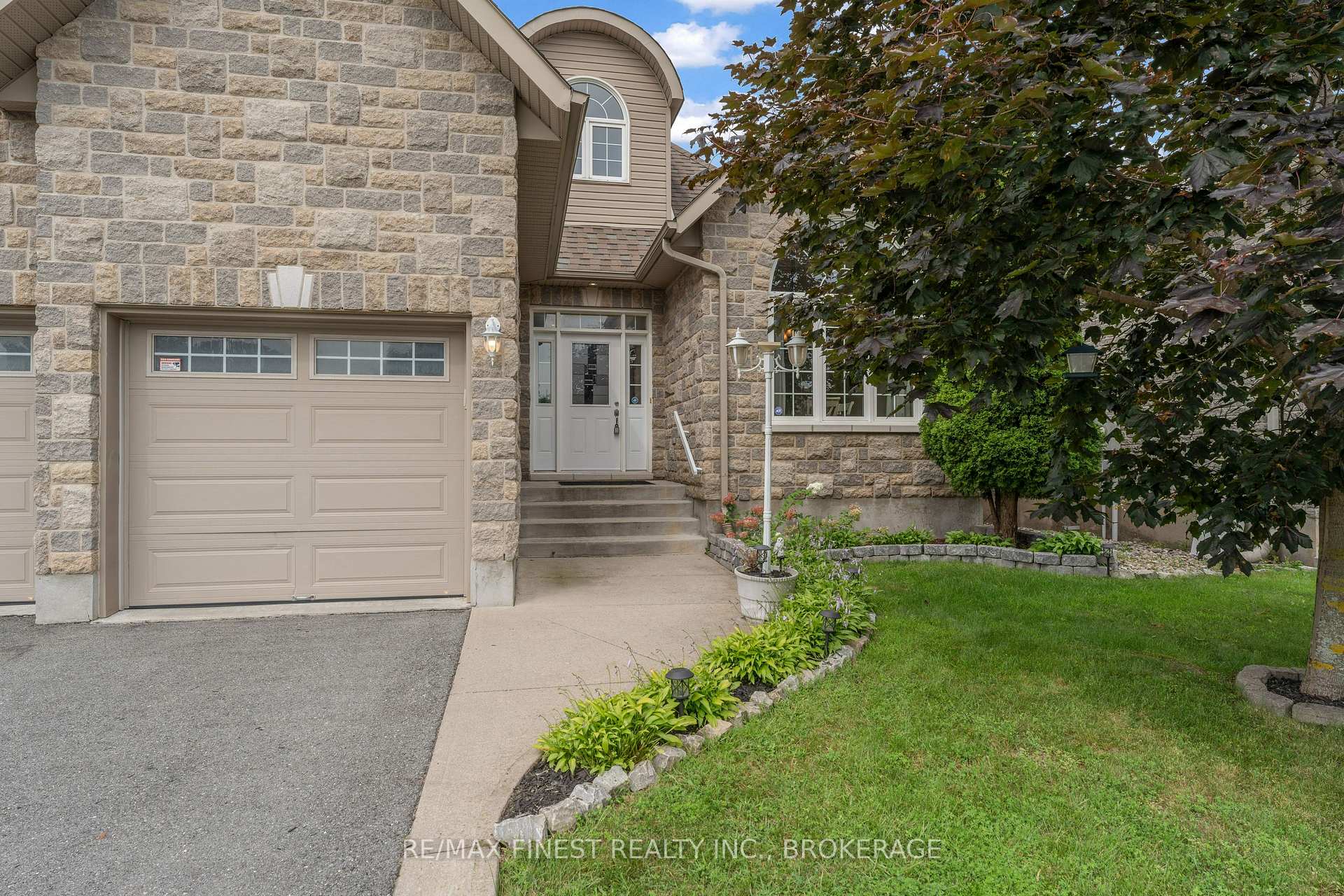 Photo 3 of 1309 Andersen Drive, Kingston, City Northwest — HOMEH