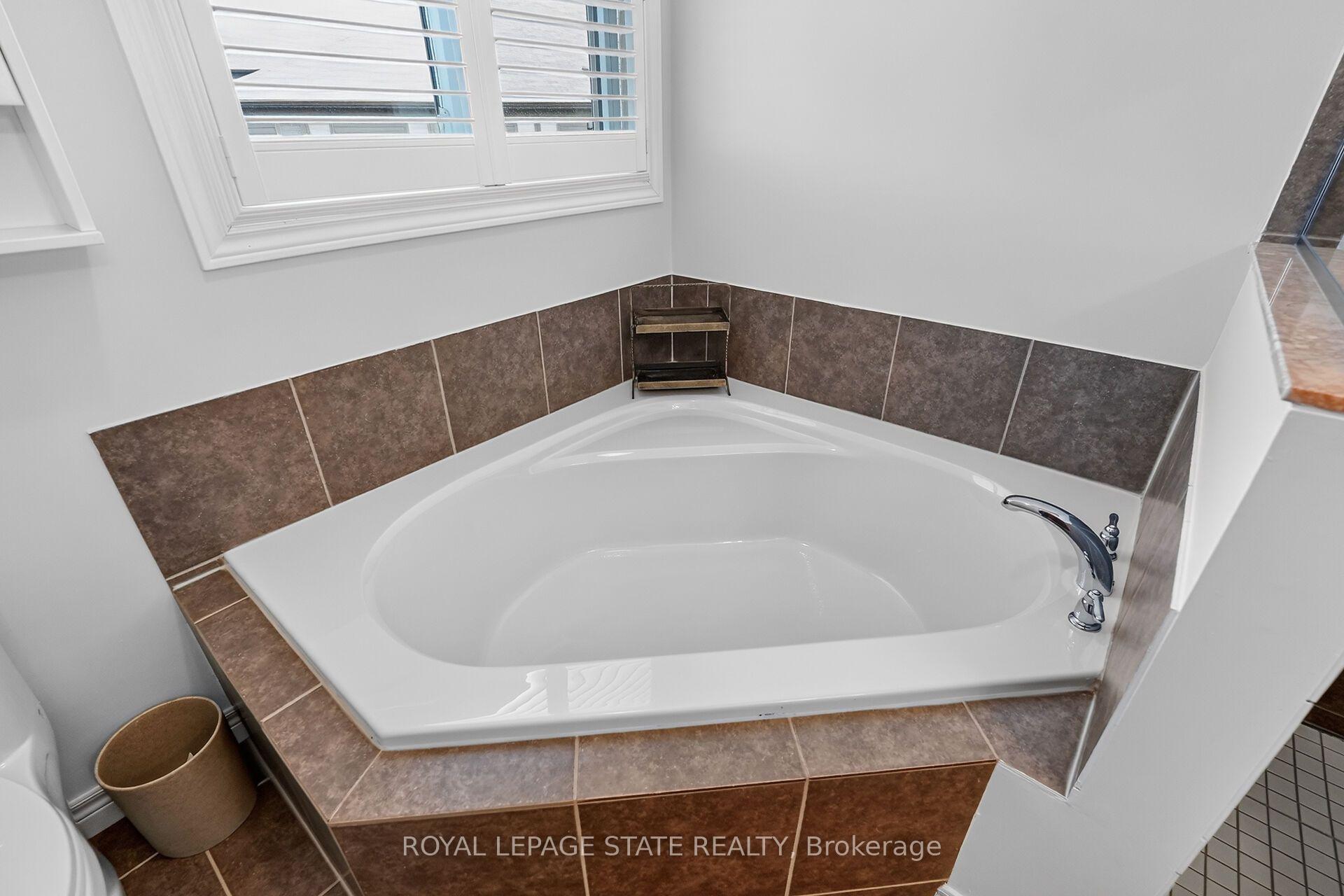 Photo 23 of 4079 Stadelbauer Drive, Lincoln, Beamsville — HOMEH