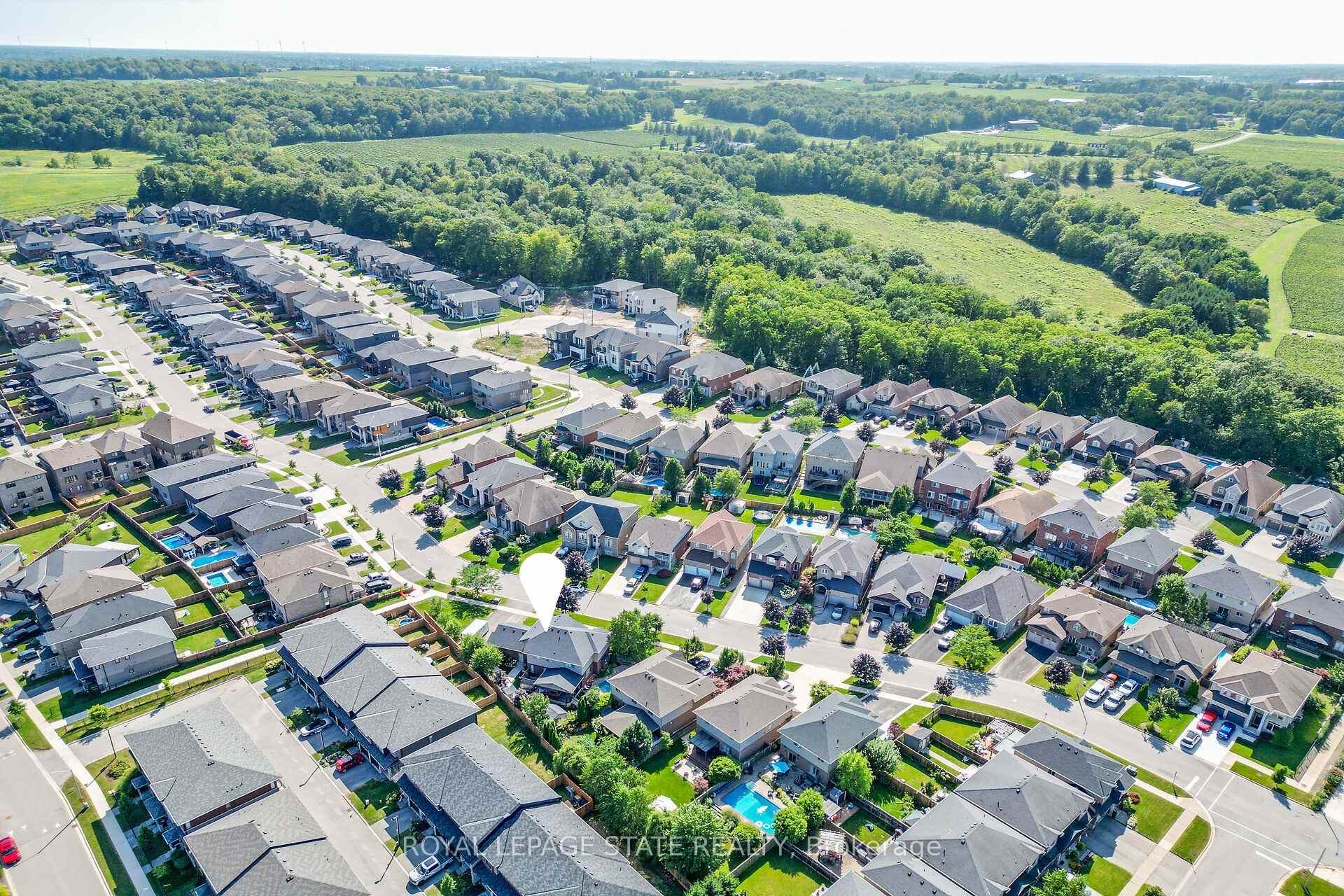 Photo 48 of 4079 Stadelbauer Drive, Lincoln, Beamsville — HOMEH