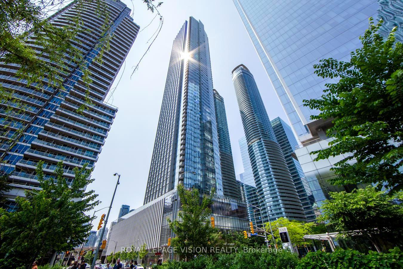 Photo 3 of Unit 4707, 10 York Street, Toronto, Waterfront Communities — HOMEH
